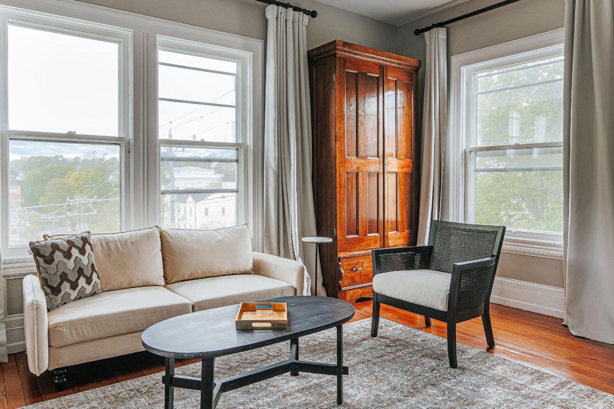The Historic Berkeley Place Стонтон Номер фото