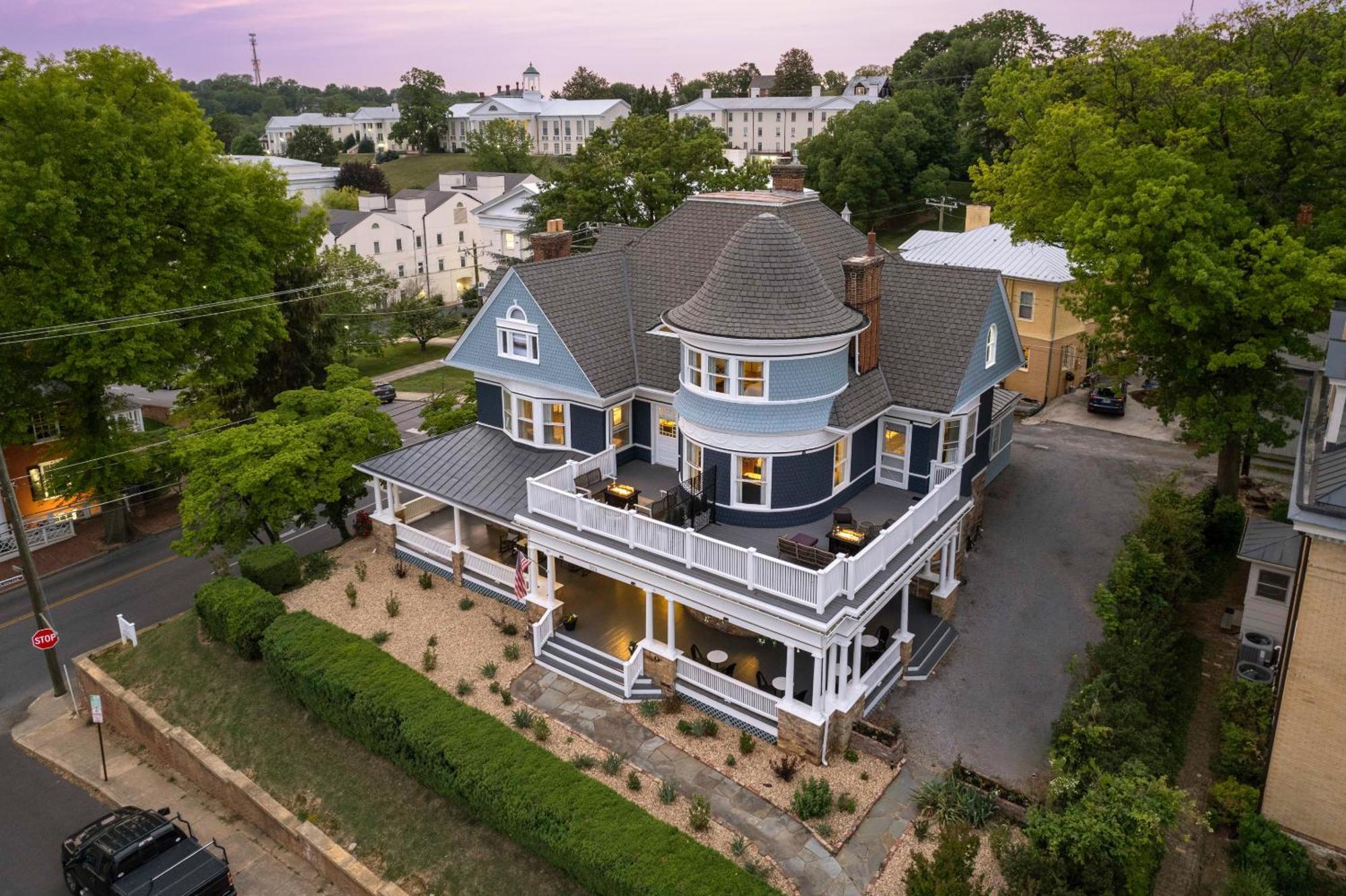 The Historic Berkeley Place Стонтон Екстер'єр фото