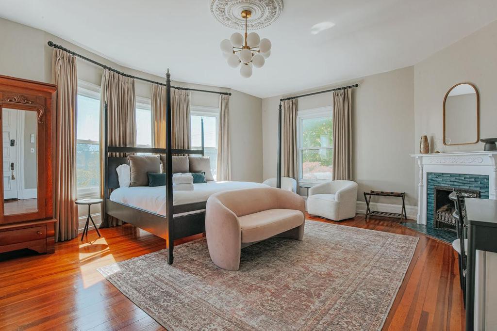 The Historic Berkeley Place Стонтон Номер фото